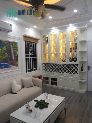 BÁN GẤP NHÀ KHU V.I.P 918 PHÚC ĐỒNG ( LONG BIÊN)_ 5 TẦNG THANG MÁY_ PHÂN LÔ_ Ô TÔ TRÁNH_ GẦN SÂN
