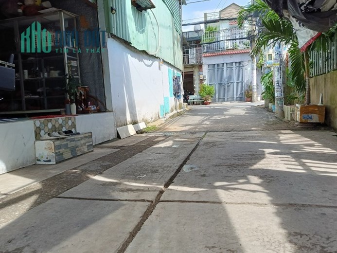 Bán nhà HXH sát mặt tiền đường số 8 BHHB Bình Tân 32m2 giá 1tỷ350tr 0906691380