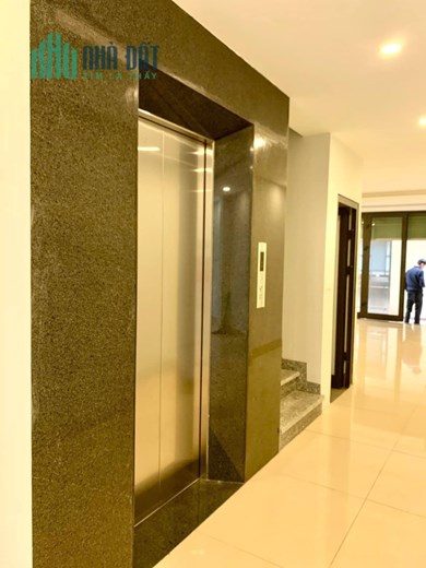 Bán nhà Minh Khai 71m2 7 tầng thang máy ô tô tải đỗ cửa giá 15.9 tỷ
