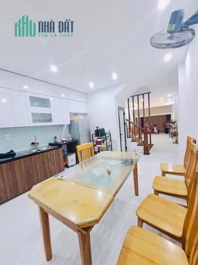 Bán nhà Hoàng Văn Thái phân lô ô tô đỗ, 10m ra phố, ngõ nông thẳng DT 35m2*5T, chỉ 6.5 tỷ.