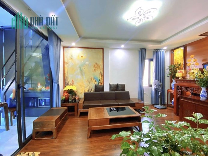 Bán nhà 81m2 phố Nguyễn Văn Cừ Gara 2 Ô tô tránh Thang máy Nội thất Nhập Giá 12.2 Tỷ
