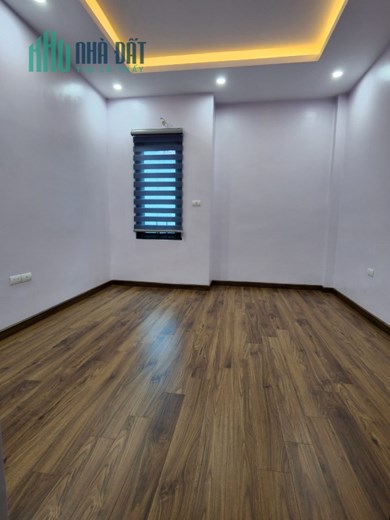 Bán nhà 81m2 phố Nguyễn Văn Cừ Gara 7 chỗ Thang máy Nhập Nội thất Đẳng cấp Giá 12.1 Tỷ