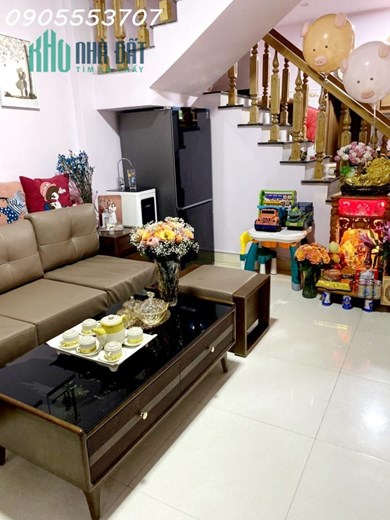 VỚI chỉ 2,1 tỷ có nhà 2 tầng 2 PN, Dt 87m2, kèm 2 phòng trọ cho thuê, ngay dưới chân cầu vượt Ngã 3