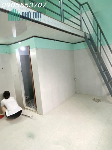VỚI chỉ 2,1 tỷ có nhà 2 tầng 2 PN, Dt 87m2, kèm 2 phòng trọ cho thuê, ngay dưới chân cầu vượt Ngã 3
