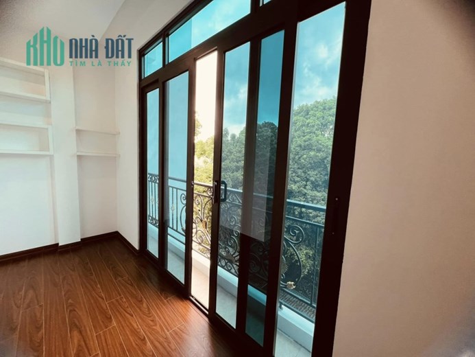 Bán nhà đẹp Kim Ngưu 42m2, MT 5.2m, 5 tầng thang máy, gần ô tô, giá 6 tỷ
