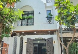 SIÊU PHẨM - Bán nhà 3 tầng đường Nguyễn Chích, Hòa Minh.