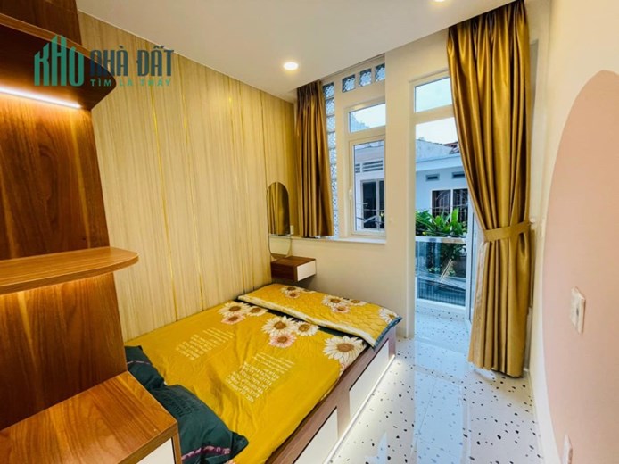 BÁN NHÀ MỚI XÂY 3 TẦNG SÁT MẶT TIỀN CÓ ĐỦ NỘI THẤT TẠI GÒ VẤP
