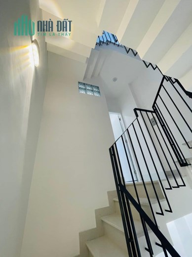 BÁN NHÀ MỚI XÂY 3 TẦNG SÁT MẶT TIỀN CÓ ĐỦ NỘI THẤT TẠI GÒ VẤP