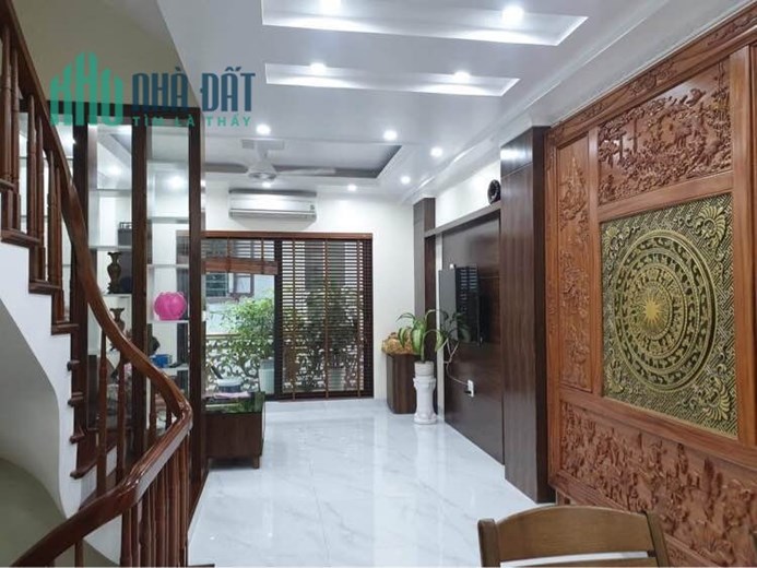 BÁN NHÀ NGỌC LÂM - 53M - 4 TẦNG - NHỈNH 4 TỶ - OTO ĐỖ CỬA - VÀI BƯỚC RA PHỐ