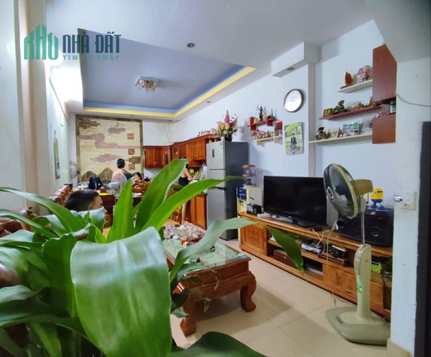 Trương Định 38m2,5 tầng, ở luôn, ô tô, gia chỉ 3 tỷ 34.lh 0987136162