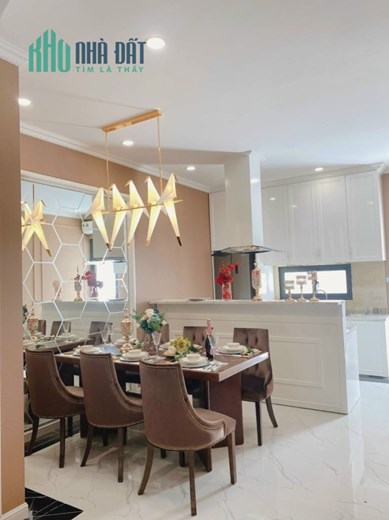 Nhà đẹp Nguyễn Chí Thanh, 2 mặt ngõ, oto, thông, 43m, 4T, 5.55 tỷ