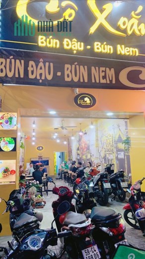 Em chính chủ cần sang quán Bún Đậu Mắm Tôm gấp vì lý do vừa đi làm ở bệnh viện, con vào lớp 1 nên