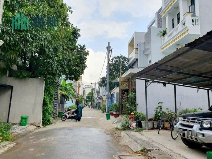 Bán nhà đường số 48 HIệp Bình Chánh 77m chỉ 5 tỷ 100 triệu -xe hơi đậu trong nhà