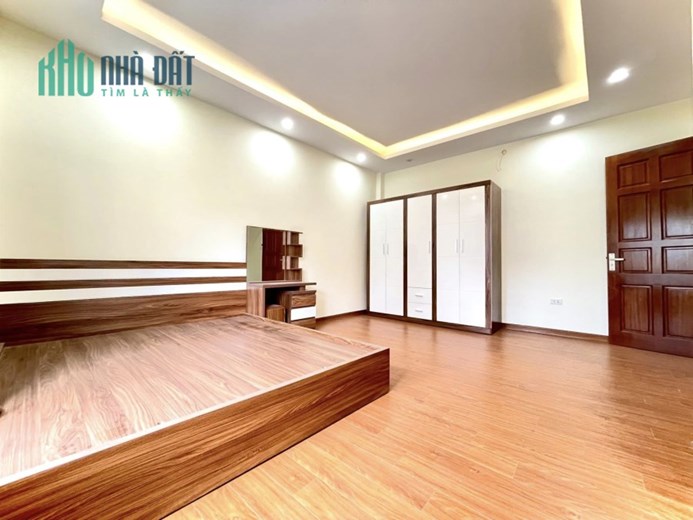 Trương Định 36m2,5 tầng mới, ở luôn, ô tô, gia chỉ 3 tỷ 3 lh 0987136162