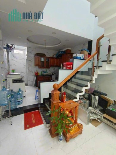 BÁN GẤP-QUẬN 10 –PHƯỜNG 4-SÁT HXH -32M 4TẦNG,CÁCH MẶT TIỀN VÀI CĂN NHỈNH 5TỶ
