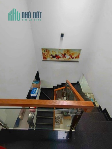 BÁN GẤP-QUẬN 10 –PHƯỜNG 4-SÁT HXH -32M 4TẦNG,CÁCH MẶT TIỀN VÀI CĂN NHỈNH 5TỶ