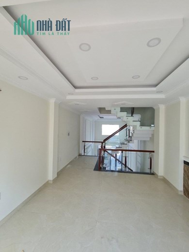 Bán nhà phố hẻm 686 Quốc Lộ 13 sát Vạn Phúc - 75m 4 tầng hẻm ô tô - hơn 8ty