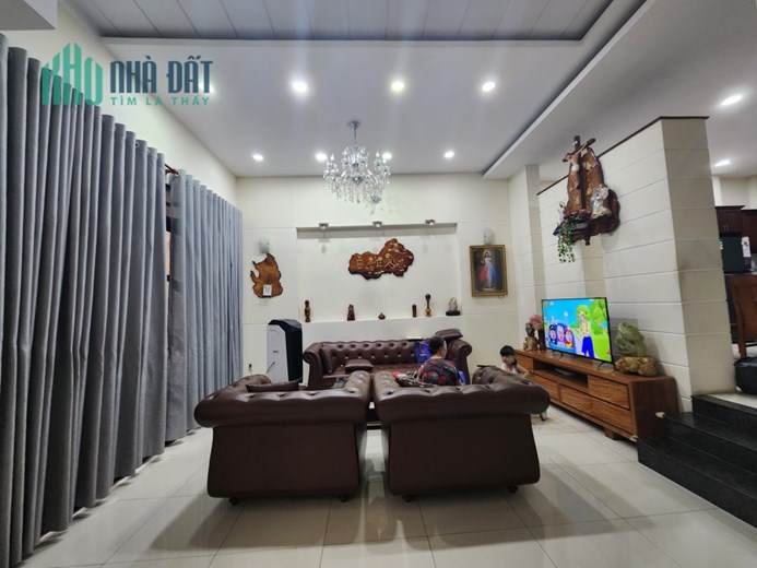 Bán căn nhà tâm huyết - Biệt thự villa 2 mặt tiền, thiết kế sang trọng, tỉ mỉ từng chi tiết