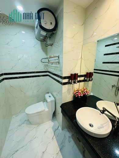 Chính chủ cần bán căn hộ chung cư tòa nhà 187 nguyễn lương bằng- Diện tích: 132m2 - Giá bán: 6,5 tỷ