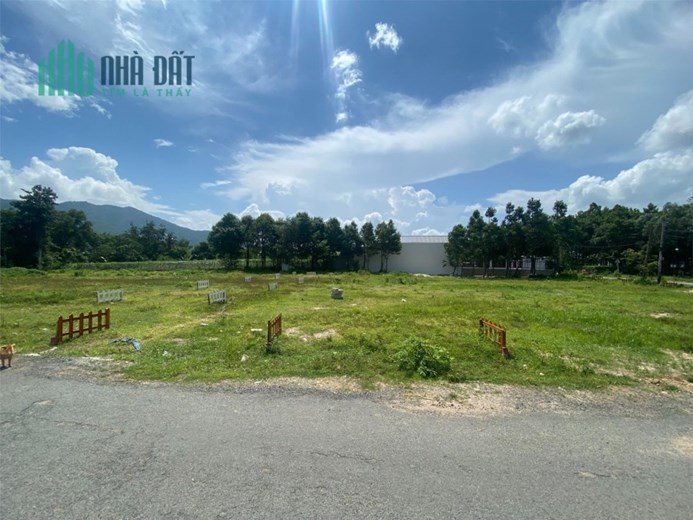 ĐẤT ĐẸP - GIÁ TỐT - Cần Bán Lô Đất Vị Trí Đắc Địa Tại TT Long Hải, Huyện Long Điền, Bà Rịa vũng Tàu