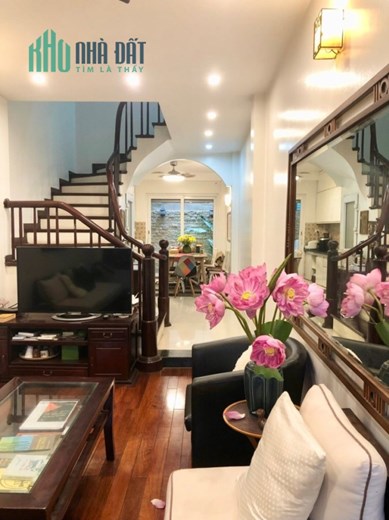 Bán nhà Hào Nam 41m2 5 tầng, ngõ nông rộng, thông tứ tung, 2 thoáng, 4.6 tỷ