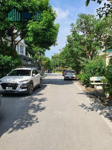 Sốc!! LK Viglacera Xuân Phương 75m×5T, hoàn thiện đẹp, sát hồ, hướng Nam, giá 8.5 tỷ