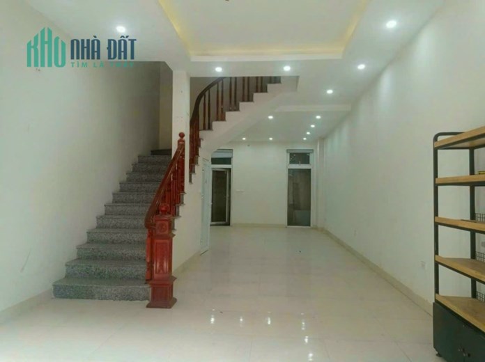Sốc!! LK Viglacera Xuân Phương 75m×5T, hoàn thiện đẹp, sát hồ, hướng Nam, giá 8.5 tỷ