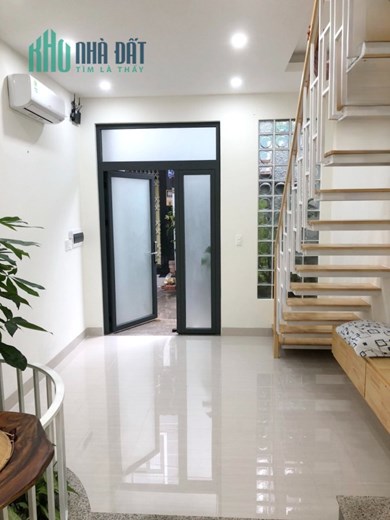 Cho thuê NNC 2 tầng đường Nguyễn Duy P9Q8. Giá 11,5 triệu