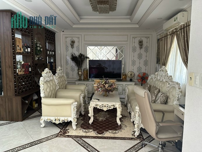 CƠ HỘI SỞ HỮU BIỆT THỰ 190M2 TẶNG FULL NỘI THẤT 2MT TRUNG TÂM QUẬN BÌNH TÂN