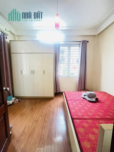 Bán Nhà Gia Thụy , Quận Long Biên Giá 4.6 Tỷ  45M x 4 Tầng Lô Góc , Gara Ô Tô .