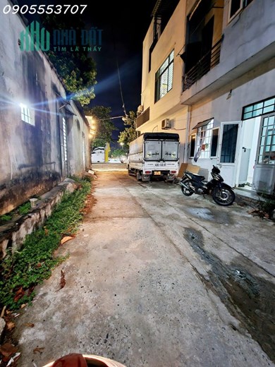 HÀNG VIP SẬP HẦM, Nhà 3 tầng Kiệt Ô tô 5m, ngay cạnh NGUYỄN HỮU THỌ, ĐN, Dt 56m2, Giá Chỉ 2 tỷ xx