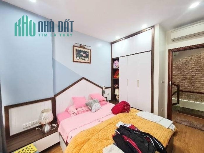 Bán nhà phố Khương Thượng, ngõ nông, rộng, nhà đẹp, dân xây, 42m, 4PN, 4 tỷ