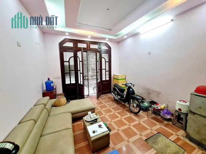 Xã Đàn nhà đẹp, gần phố ở luôn 4.7 tỷ đi lại tiện, trường học, chợ đều gần.