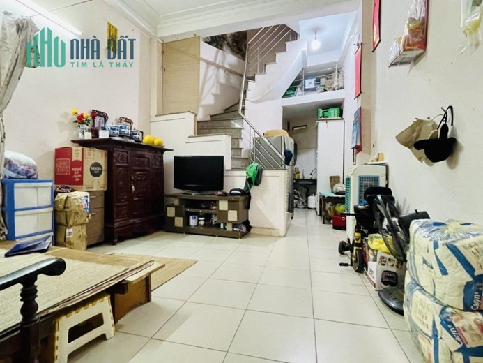 Bán đất tặng nhà, ngõ 515 Hoàng Hoa Thám< Ba Đình. 70m2. Giá 4,1 tỉ