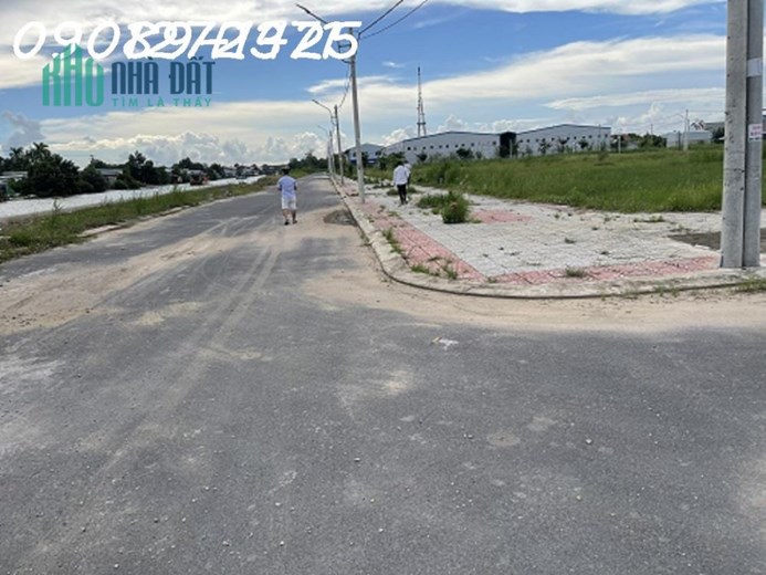 Bán nhanh lô góc 2 mặt tiền đường siêu hiếm giá cực tốt Trung Tâm Thành Phố Cà Mau,Xã Lý Văn Lâm