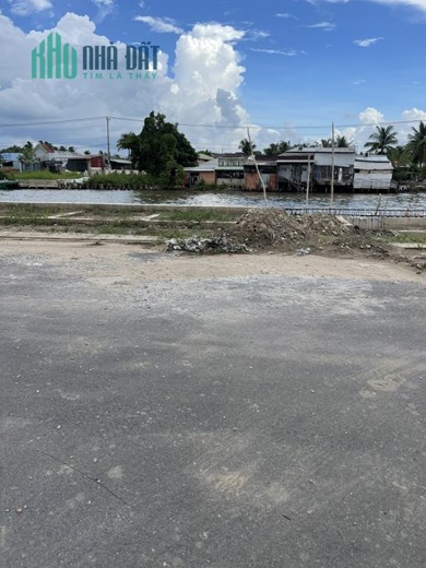 Bán nhanh lô góc 2 mặt tiền đường siêu hiếm giá cực tốt Trung Tâm Thành Phố Cà Mau,Xã Lý Văn Lâm