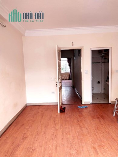Cho thuê mặt bằng kinh doanh giáp chợ Văn La 300m2