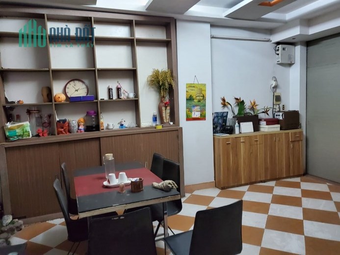 Nhà mặt ngõ Dương Quảng Hàm106m ô tô đỗ cửa ,thoáng trước sau, kinh doanh tốt giá 11,9 tỷ.