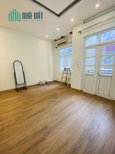 Bán nhà phố Chùa Bộc, căn góc, ngõ rộng, 10m bãi gửi ô tô, nhà đẹp dân xây 42m, 4.1 tỷ