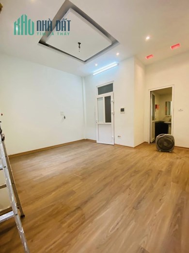 Bán nhà phố Chùa Bộc, căn góc, ngõ rộng, 10m bãi gửi ô tô, nhà đẹp dân xây 42m, 4.1 tỷ