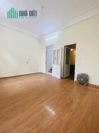Bán nhà phố Chùa Bộc, căn góc, ngõ rộng, 10m bãi gửi ô tô, nhà đẹp dân xây 42m, 4.1 tỷ