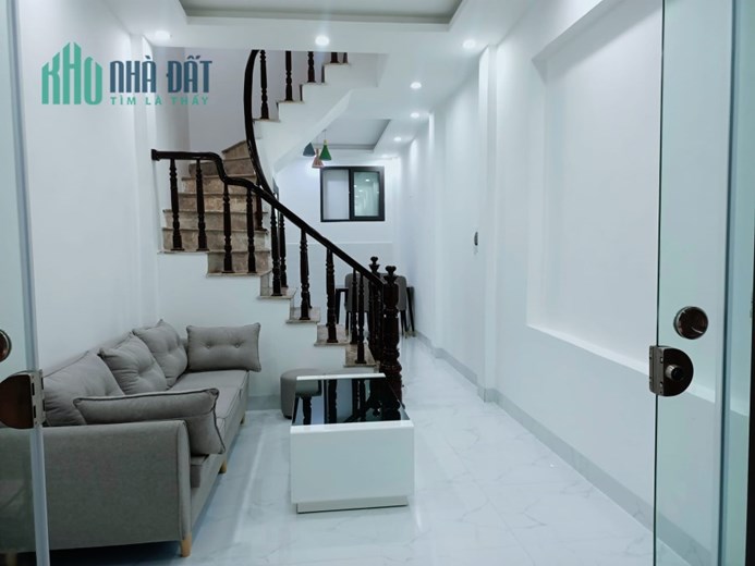 Bán nhà phố Phạm Ngọc Thạch, căn góc, ngõ rộng, sát bãi gửi ô tô, nhà đẹp, 4.1 tỷ