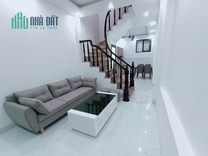 Bán nhà phố Phạm Ngọc Thạch, căn góc, ngõ rộng, sát bãi gửi ô tô, nhà đẹp, 4.1 tỷ