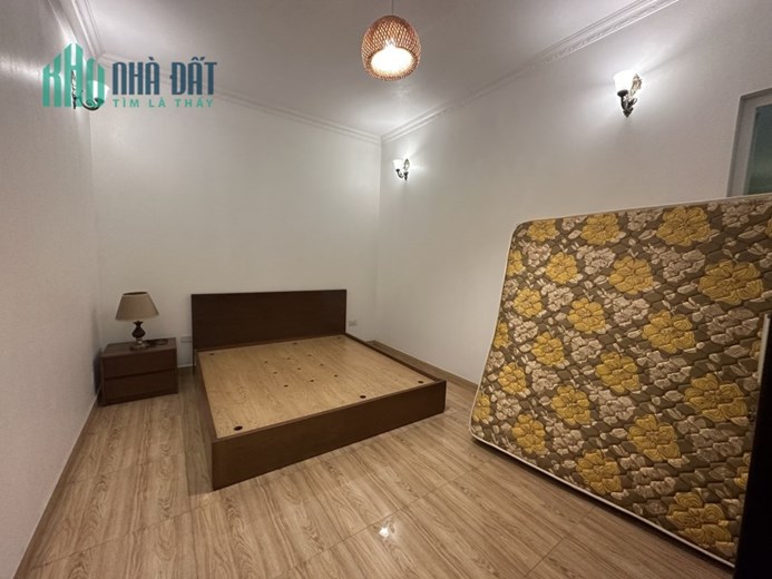 Bán nhà 55m2 phố Nghi Tàm, Tây Hồ Gara Ô tô tránh Thang máy Nhập Giá bay nhanh 9.4 Tỷ