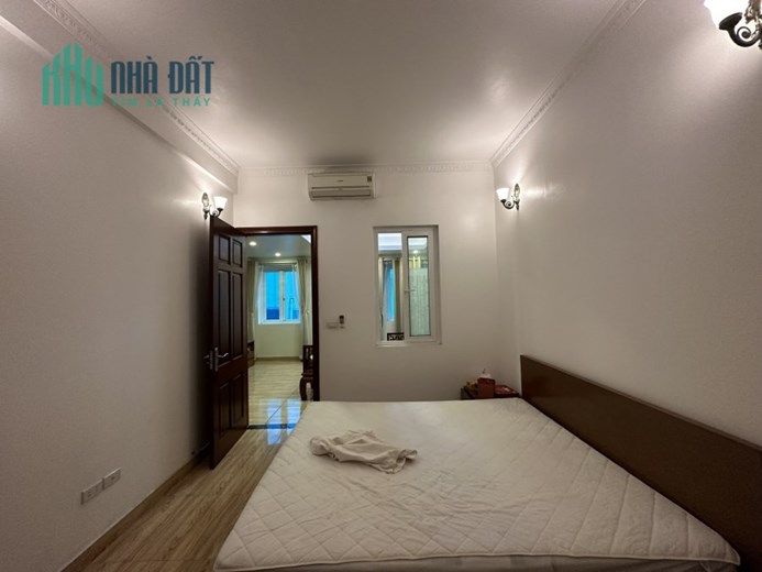 Bán nhà 55m2 phố Nghi Tàm, Tây Hồ Gara Ô tô 7 chỗ Thang máy XỊN Giá bán gấp 9.6 Tỷ
