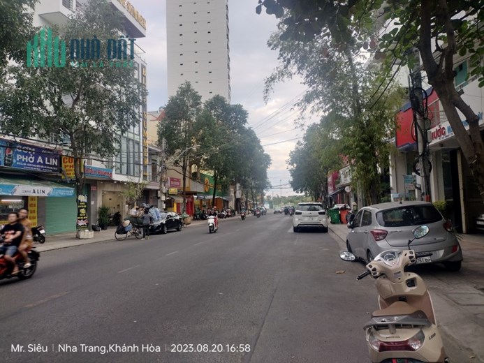 Cho thuê nhà đường Hoàng Diệu - 300m là biển, DT140m2 giá chỉ 23 triệu.