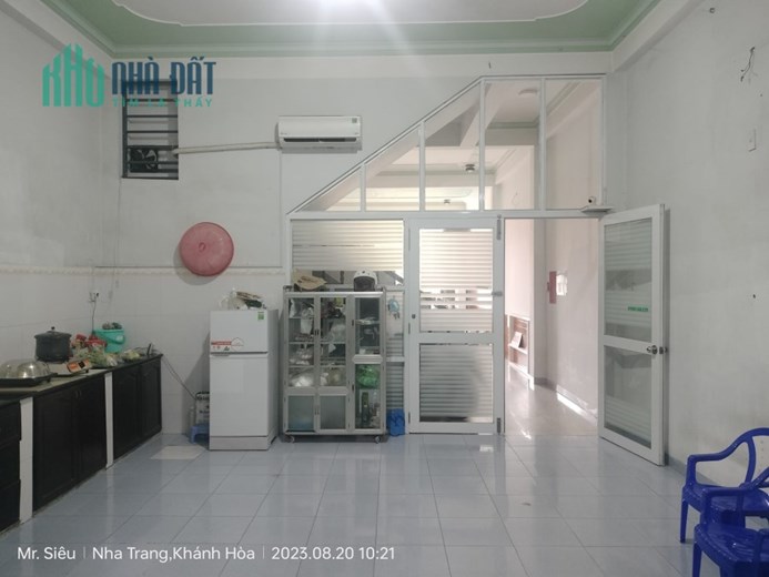 Cho thuê nhà đường Hoàng Diệu - 300m là biển, DT140m2 giá chỉ 23 triệu.