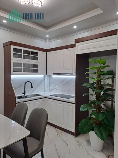 Bán nhà gần hồ Hoàng Cầu, 5m ô tô tránh, ở vip, kd văn phòng, 2 thoáng, 40m, 4PN, chỉ 5.05 tỷ