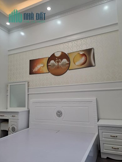 Bán nhà gần hồ Hoàng Cầu, 5m ô tô tránh, ở vip, kd văn phòng, 2 thoáng, 40m, 4PN, chỉ 5.05 tỷ