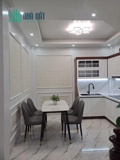 Bán nhà gần hồ Hoàng Cầu, 5m ô tô tránh, ở vip, kd văn phòng, 2 thoáng, 40m, 4PN, chỉ 5.05 tỷ